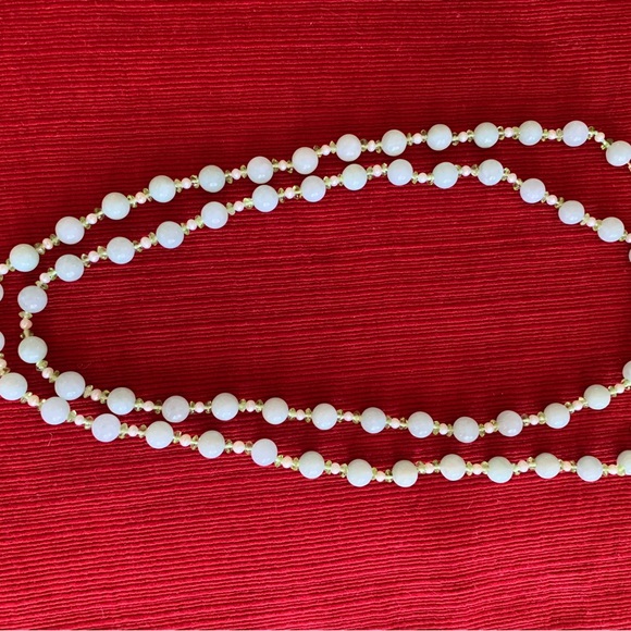 18” GSJ 14K Gold Clasp 8.1mm Jade, Pearl, Peridot Strand Necklace, set of 2 - Picture 2 of 5